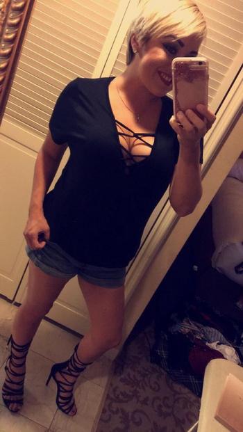 , 33  female escort, Dallas