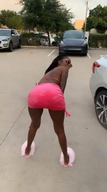 Kelly Amor, 24  female escort, Dallas
